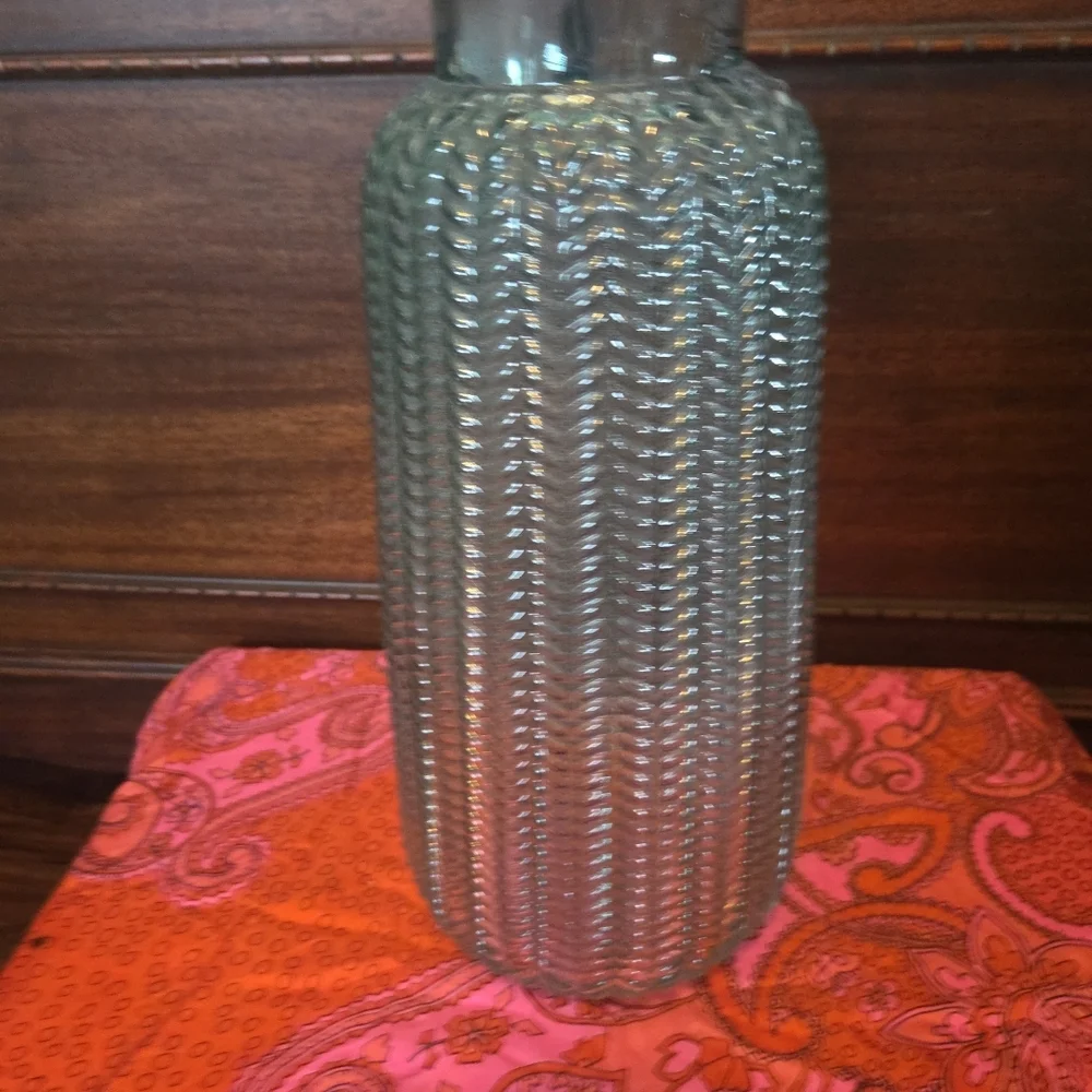 Elegant Glass Vase - Blue